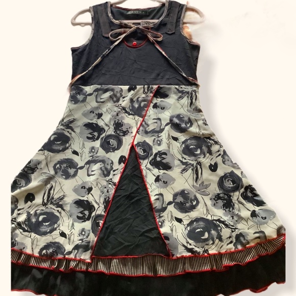 Lavena sleeveless dress - Picture 1 of 10